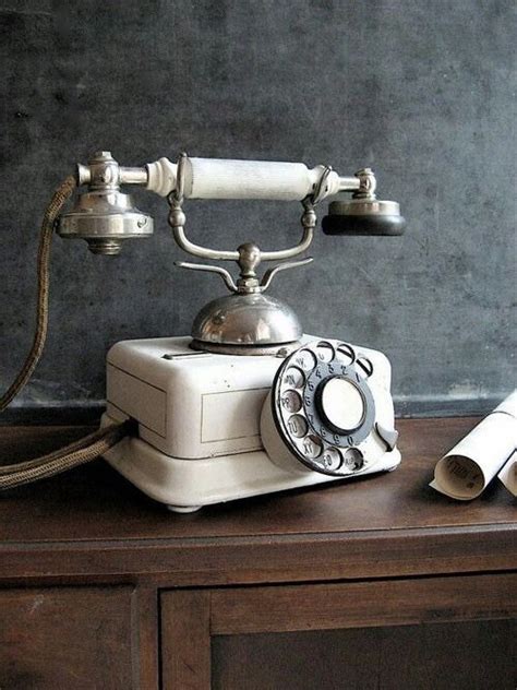 Splendidamente Vita Di Tutti I Giorni Vintage Phones Antique Phone