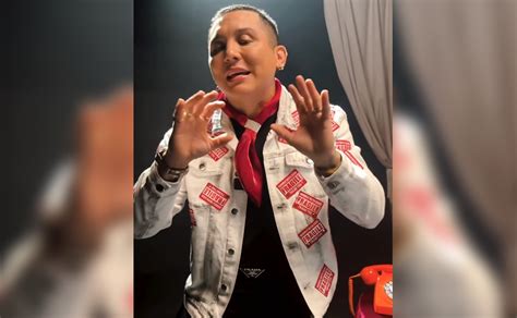 A pesar de sus éxitos musicales Edwin Luna se hace arreglos de mujer