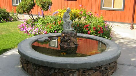 2030 Front Yard Fountain Ideas