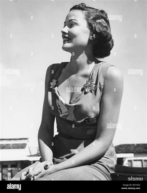 Gene Tierney 1957 Stock Photo Alamy