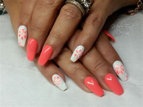 Coral And White Nails With Flower Detail Coral Nails With Design