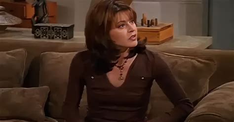 What Does Frasier's Daphne Look Like Today?