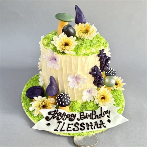 Designer Pineapple Cake Dp Saini Florist