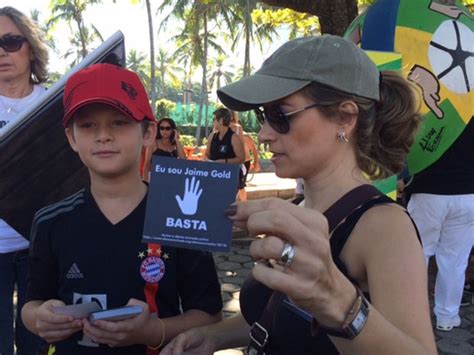 G1 Moradores do Rio fazem protesto para pedir mais segurança na