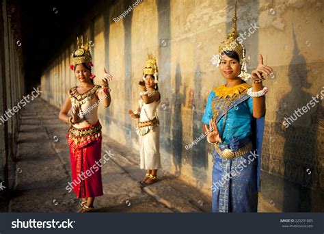 Cambodian Traditional Culture Stock Photo 220291885 : Shutterstock