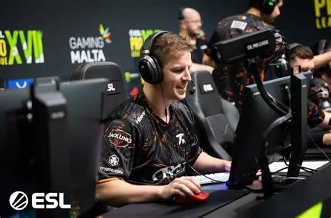 Fnatic And Outsiders Started Their Performance At Esl Pro League Season