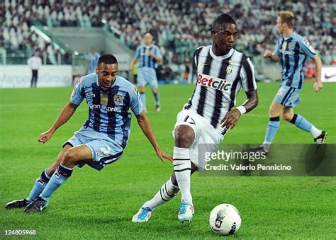 Eljero Elia Football Photos And Premium High Res Pictures Getty Images