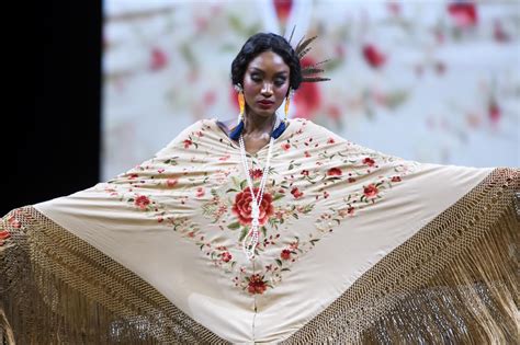 Vuelve Simof La Mejor Pasarela De La Moda Flamenca Viva Sevilla