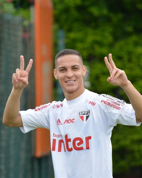 São Paulo vende Antony ao Ajax em negócio que pode render até R$ 134 ...