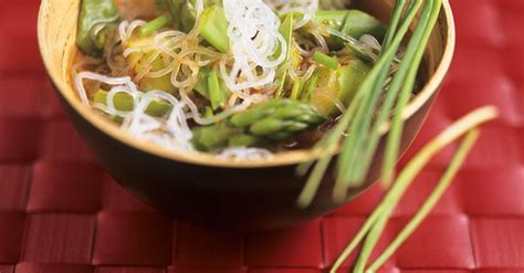 Asiatische Gem Sesuppe Mit Glasnudeln Rezept Eat Smarter