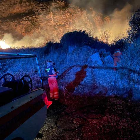 Fiamme Altissime Stato Un Inferno Il Capo Della Croce Rossa