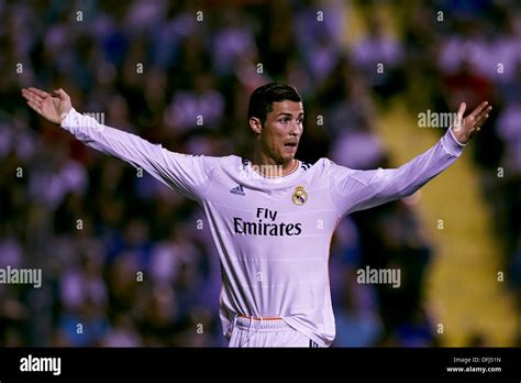 Real Madrid Gestures Hi Res Stock Photography And Images Alamy