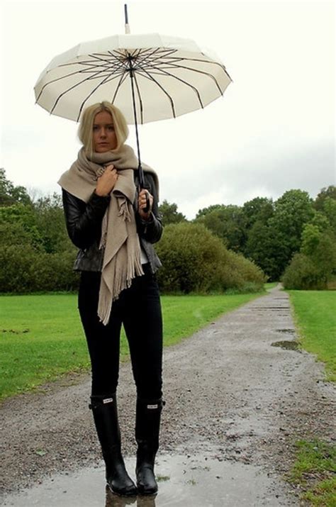 10 Styles and Outfits For Rainy Weather