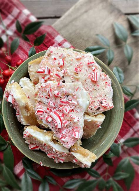 15 Min White Chocolate Saltine Toffee With Peppermints Loaves And