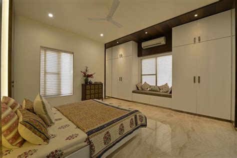 Wardrobe Guide: Hinged vs Sliding Doors