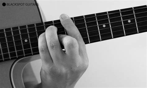 How to Play the E Major Guitar Chord (alternatives, charts, fingering ...