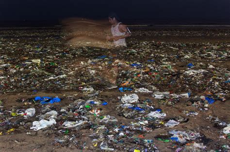 Photo Feature World Environment Day Sea Returns Trash In Mumbai