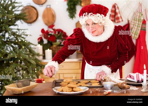 Mrs Claus Kitchen Hi Res Stock Photography And Images Alamy