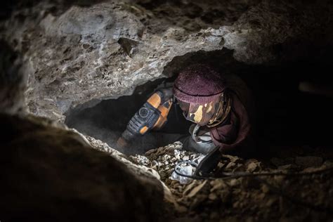 South Africa S Zama Zamas Threat Their Lives In Abandoned Diamond Mines