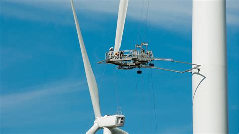 Wind Turbine Blade Repair Training Reaches New Heights - Work Based ...