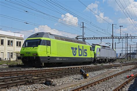 Doppeltraktion Mit Den BLS Loks 475 416 4 Und 465 011 5 D Flickr