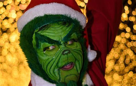 The Ultimate Guide to Universal Studios Grinchmas 2023