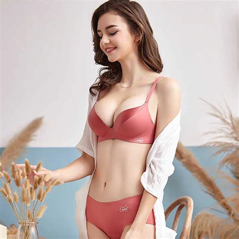 Seamless Bra And Panty Set Back With Soft Cup Straps Wirefree Bralette