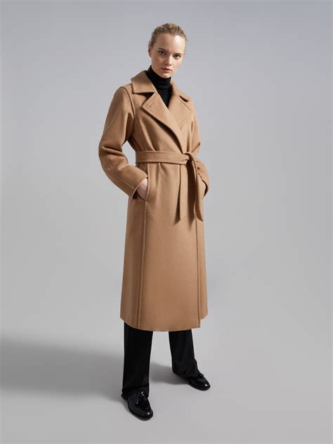 Manuela Icon Coat Light Edition