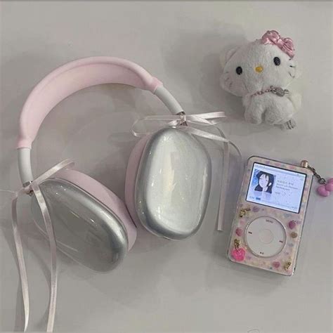 Pin By 3ooo On Pins By You Pink Headphones Headphone Decoration White Headphones