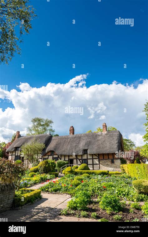 La cabaña de Anne Hathaway y jardines en Stratford upon Avon fue la