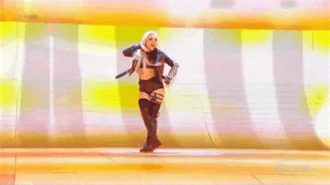 Wwe Liv Morgan GIF - Wwe Liv Morgan Entrance - Discover & Share GIFs ...