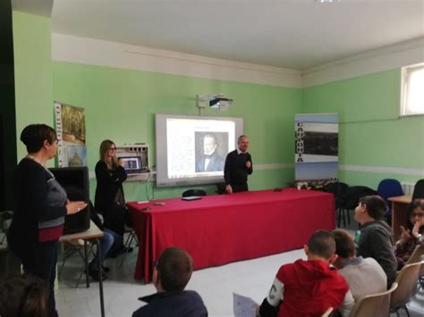 Caulonia Celebrato Il Bicentenario Dell Infinito Di Leopardi All Ic