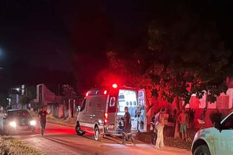 Motociclista Socorrido Ao Hospital Ap S Colis O Caminhonete