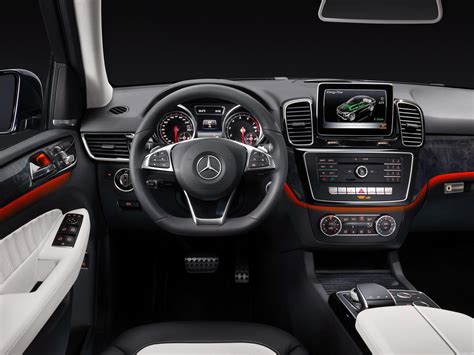 Fotos de Mercedes GLE 250 D 4MATIC W166 2015