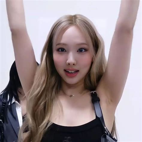 Momo Hot Forever Girl Twice Kpop Nayeon Twice Fascinator Kpop Girls Armpits Idol Actresses