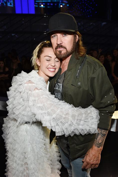 Miley Cyrus Compares Her And Billy Ray Cyrus Relationships To Fame Us Weekly