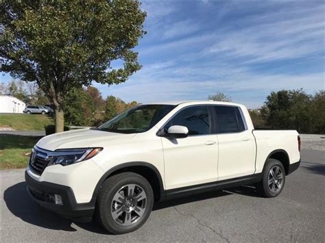 New 2019 Honda Ridgeline Awd Rtl T Awd Rtl T 4dr Crew Cab 53 Ft Sb In