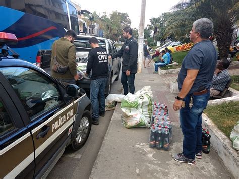 Suspeitos de saquear carga de caminhão são presos na BR 040 em Santos