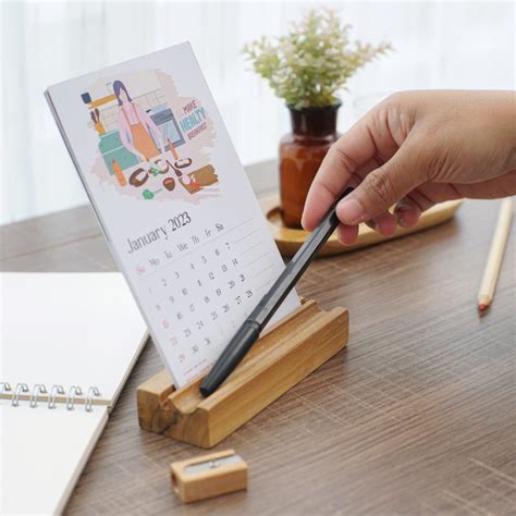 Alat Tulis Kantor Kalender Meja Aesthetic Dudukan Kayu Dekayu