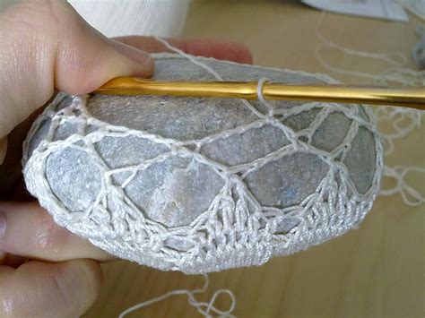 Missus D How To Crocheted Lace Covered Stones Crochet Accessories