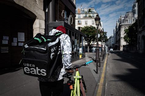 Uber Eats va accorder une aide à certains livreurs pour lachat dun