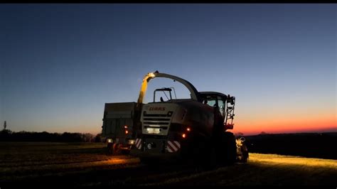 Ensilage D Herbe K Jusqu Au Bout De La Nuit Avec Les Phares C Est