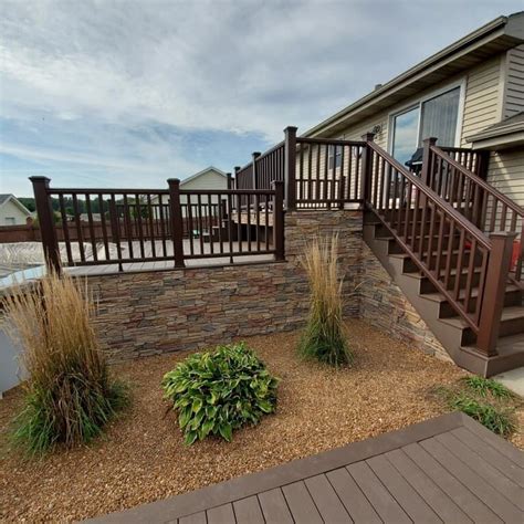 Timothy's Faux Stone DIY Deck Wainscoting - GenStone