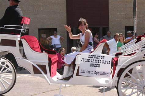 DJJD PHOTOS: 2011 Defeat of Jesse James Days Grand Parade | Northfield ...