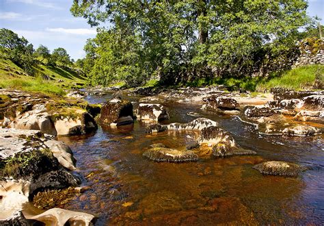 river wharfe  langsthrothdale photograph  trevor kersley fine art
