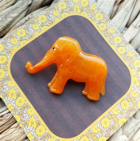 Broche éléphant faite main en résine orange inspiration Art Etsy France