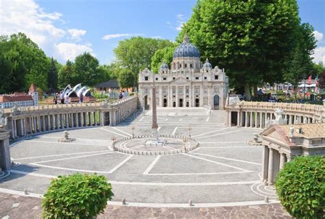 Basílica Do St Peter Cidade Do Vaticano Klagenfurt Parque Diminuto