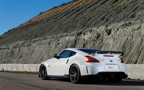 Nissan 370Z Nismo with Gloss Black F2 - Flow One Wheels