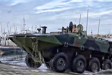 5 Best Amphibious Military Vehicles