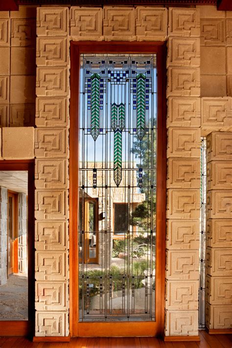 Frank Lloyd Wrights Ennis House Los Angeles California Leading